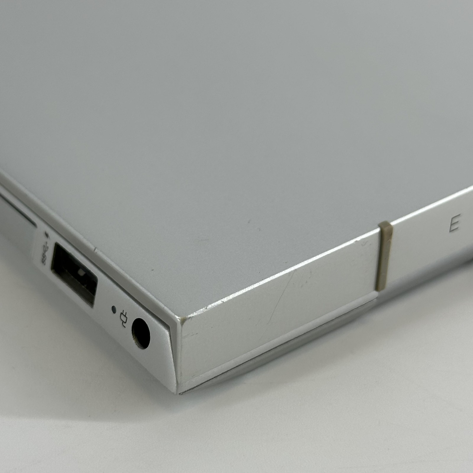HP Envy 17 Silver FHD i7-10510U 1.80GHz 32GB 1TB SSD MX250 Good