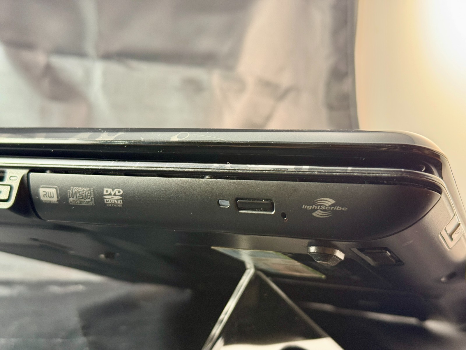 HP TouchSmart TX2-1275DX Notebook – Laptop AMD Turion X2 ATI Radeon Graphics