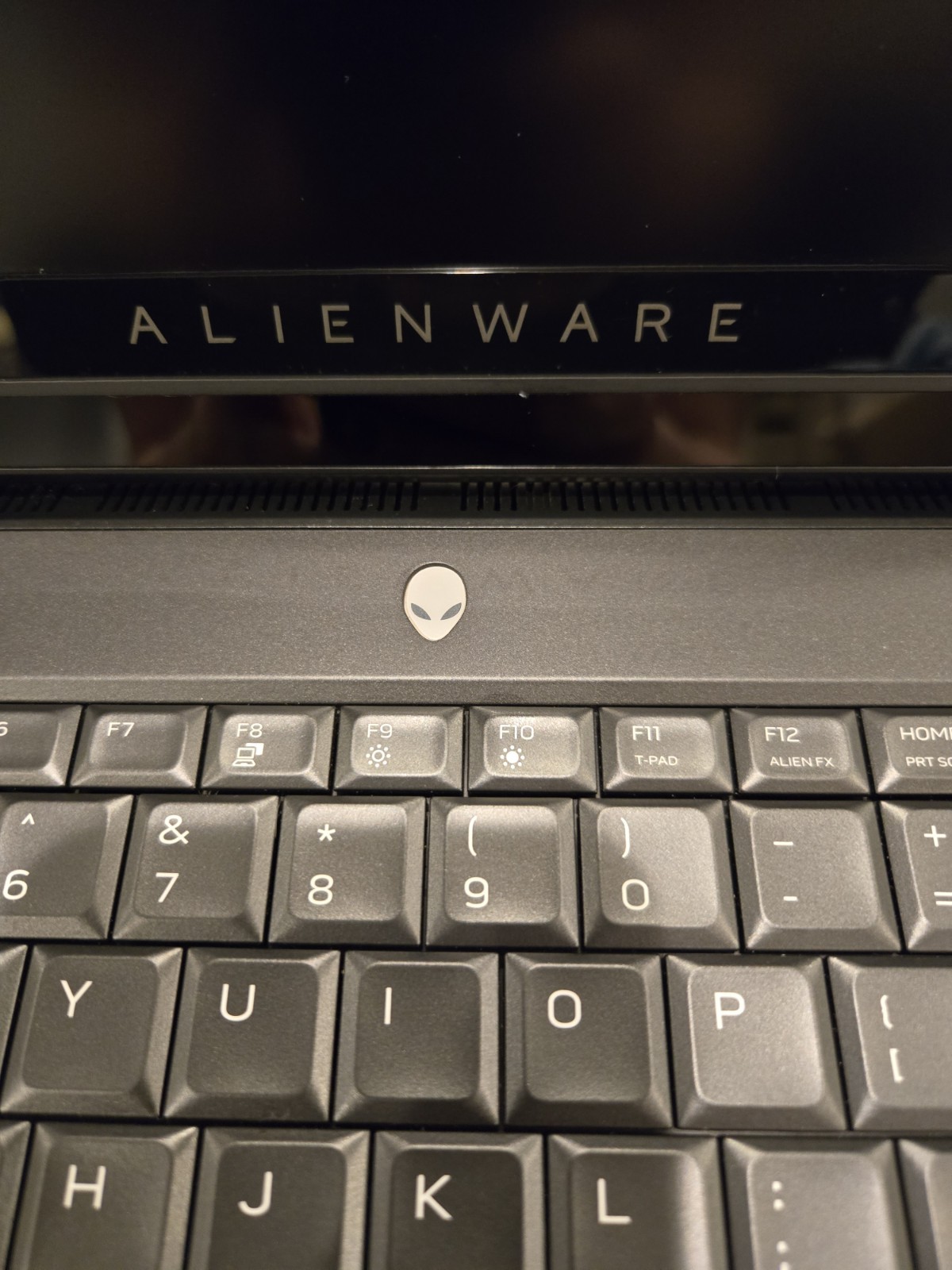 Alienware Area 51m R1 Core i7-9700K 3.6GHz RTX 2070 48gb ram