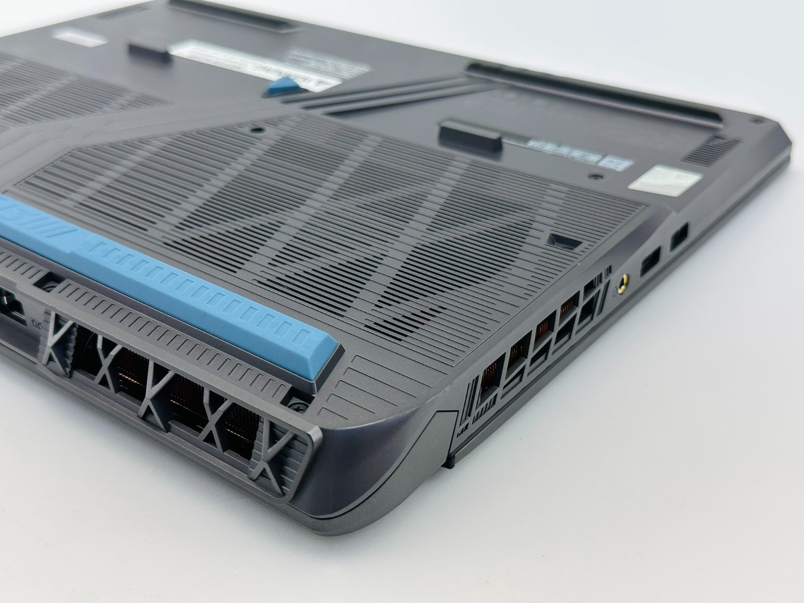 MSI Vector 16 Core Ultra 9 64GB x 4TB SSD RTX 5070