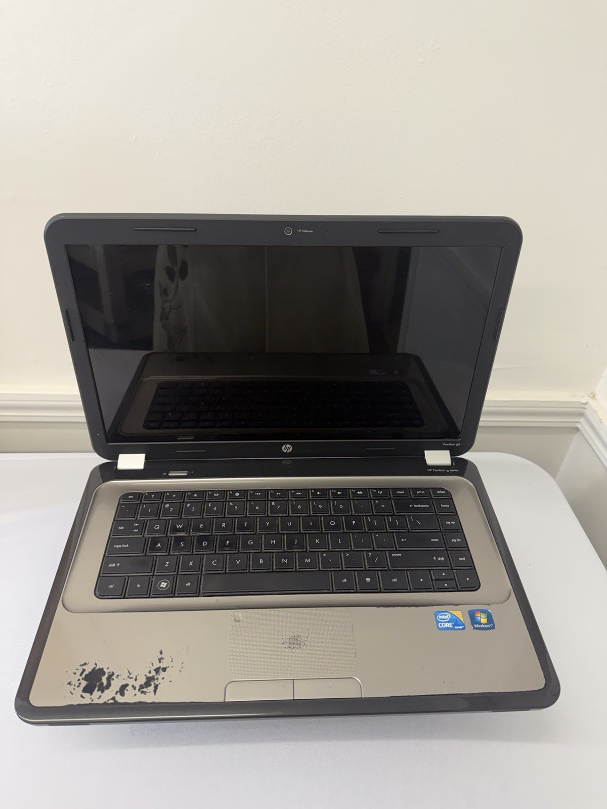 HP Pavillion g6-1a75dx Laptop – Screen Leaking Light – Intel i3-M380 – Read Des