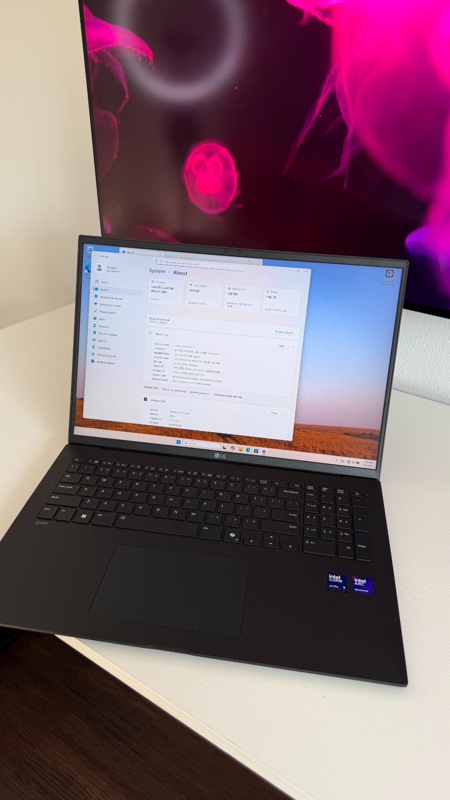 LG Gram 17Z90TL-H.AUB9U1 17″ Touch Core Ultra 9 288V 32GB 2TB SSD W11H