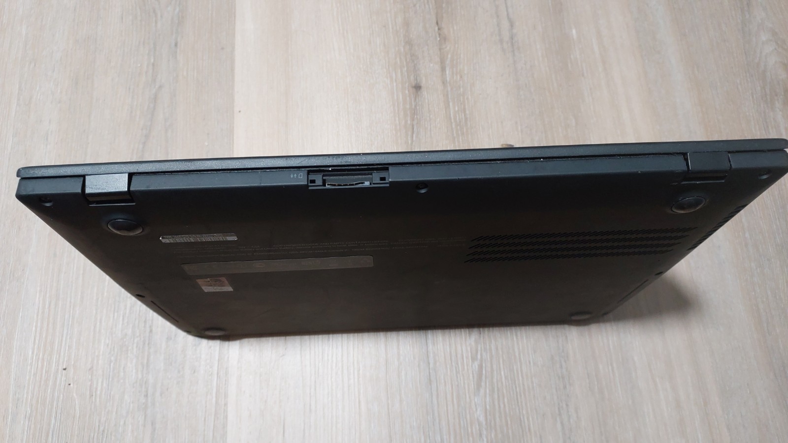 Lenovo ThinkPad X1 Carbon Gen 1 – Working Motherboard / Cracked Screen