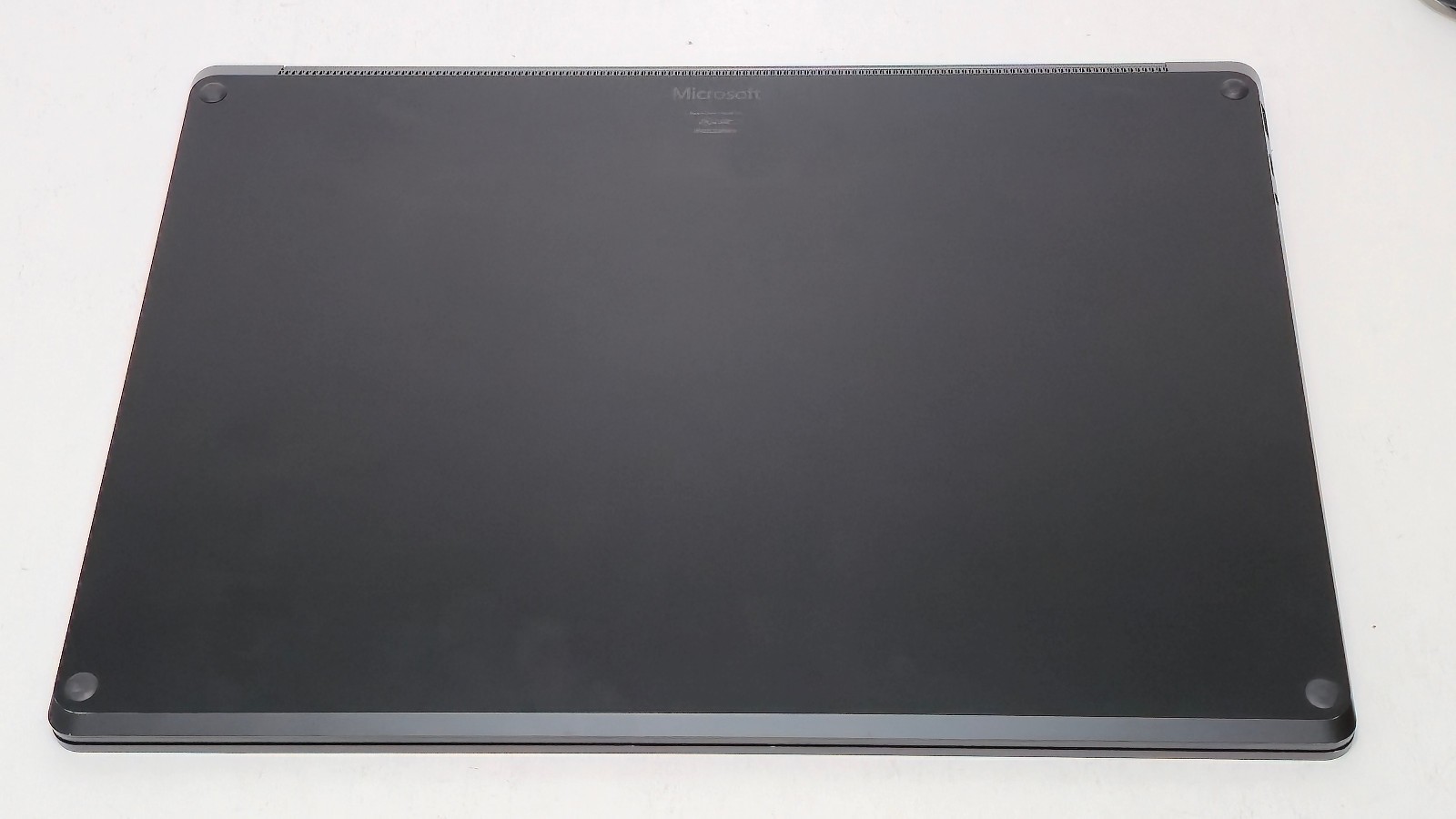 Surface Laptop 5 15″ (1979) Core i7-1265U , 16 GB RAM, 512GB SSD Touchscreen