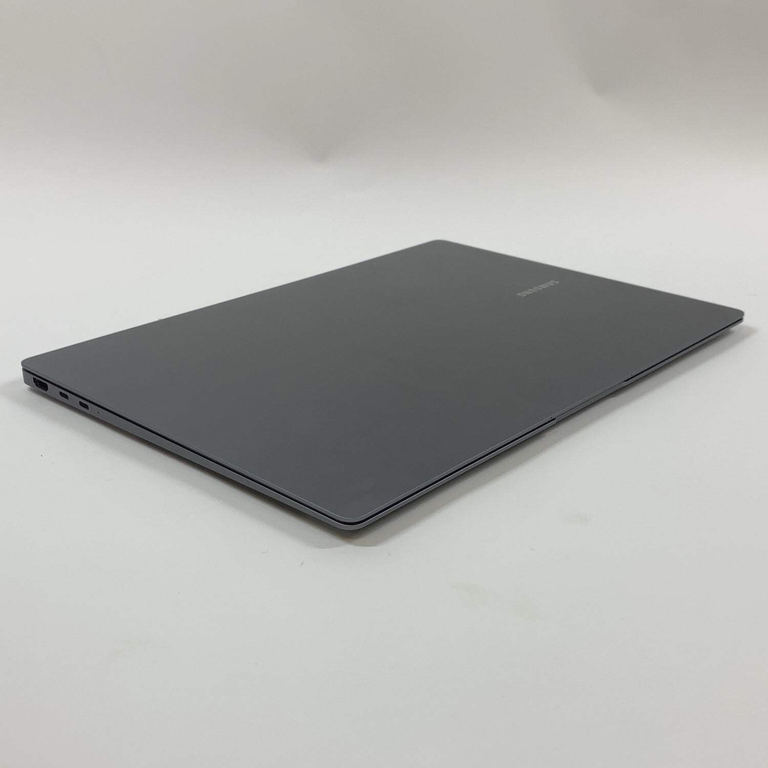 Samsung Galaxy Book5 Pro NP960XHA 16″ Core Ultra 7 258V 2.2GHz 32GB RAM 1TB SSD
