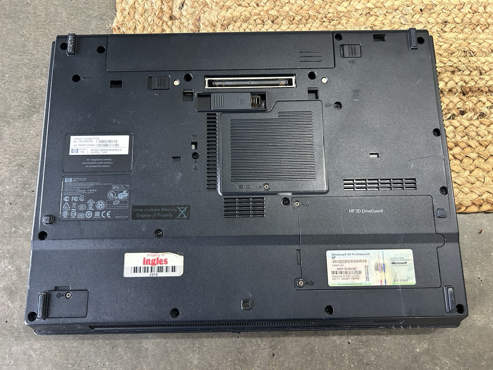 HP Compaq 6710b Laptop For Parts As Is Turns On No Cord Vintage
