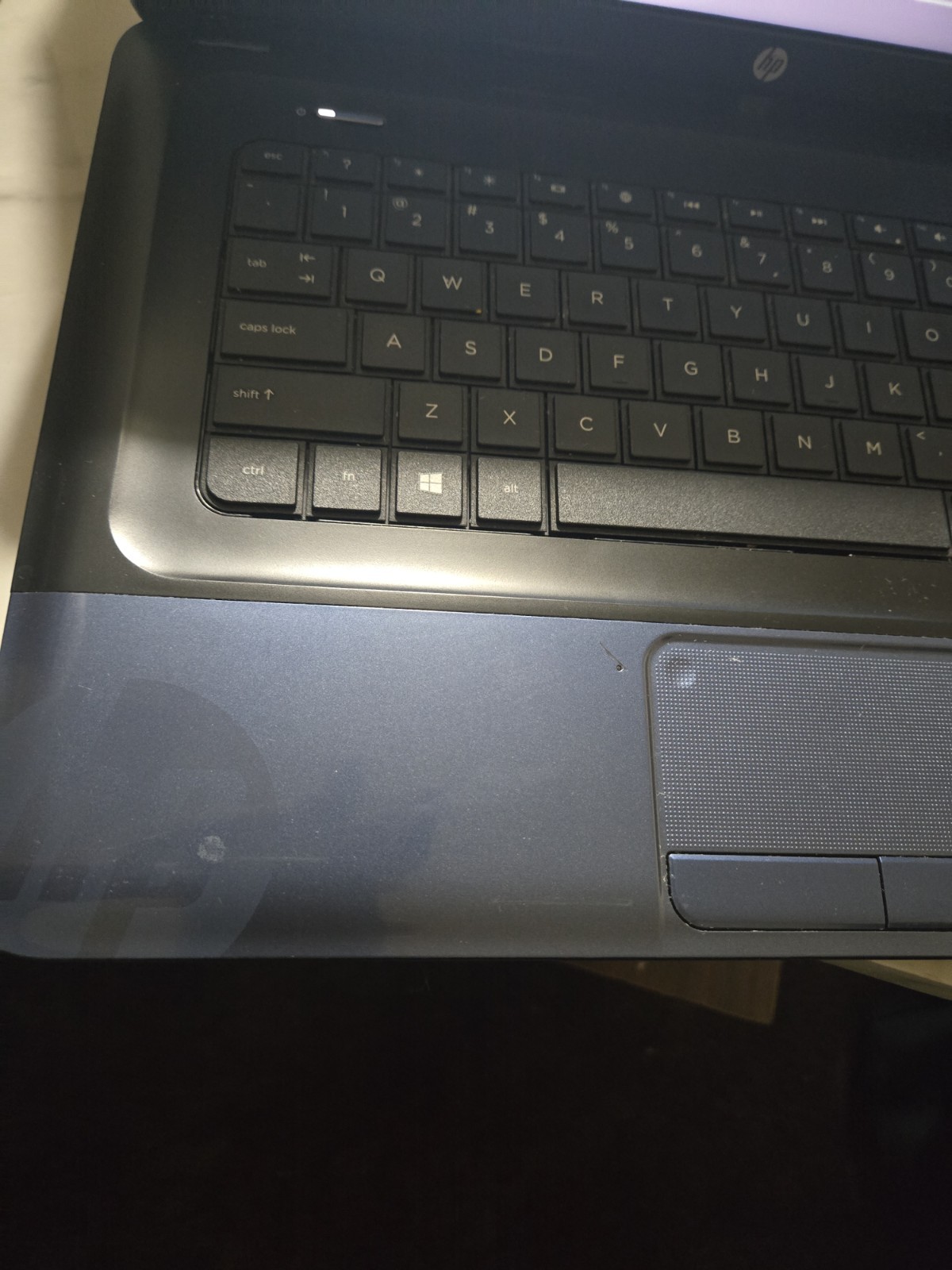 HP 2000 Laptop Windows 8 13.5″ Screen HDD 148 GB 3.60 GB RAM