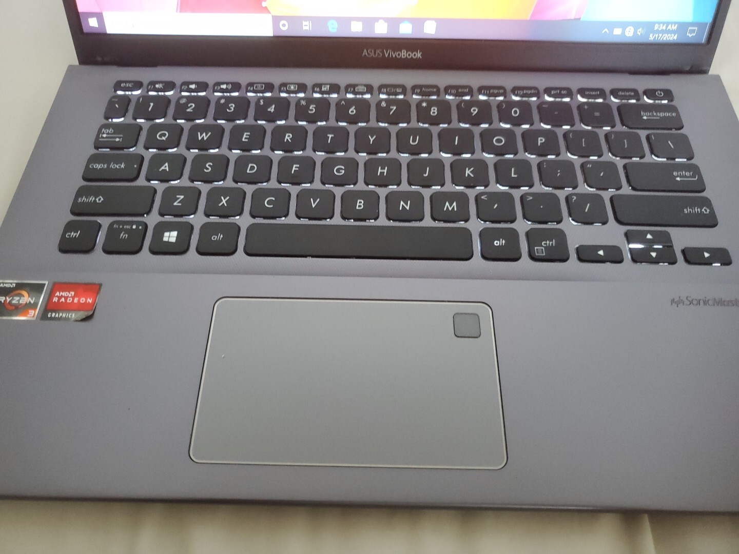ASUS F412D VivoBook 14″ FHD Ryzen 3 3250U 2.6GHz AMD Radeon Graphics 8GB 256GB