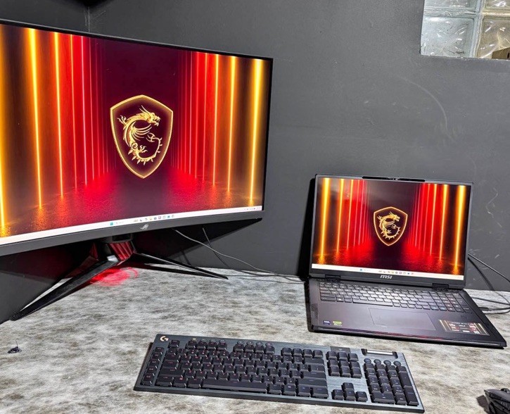 MSI Raider 18” HX Laptop Core Ultra 9 RTX 5080 64GB RAM 2TB SSD