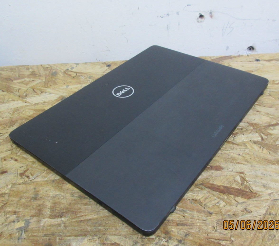 DELL LATITUDE 5285 i7-7th @ 2.80GHz 16GB RAM 256GB SSD W11P READ DESC.