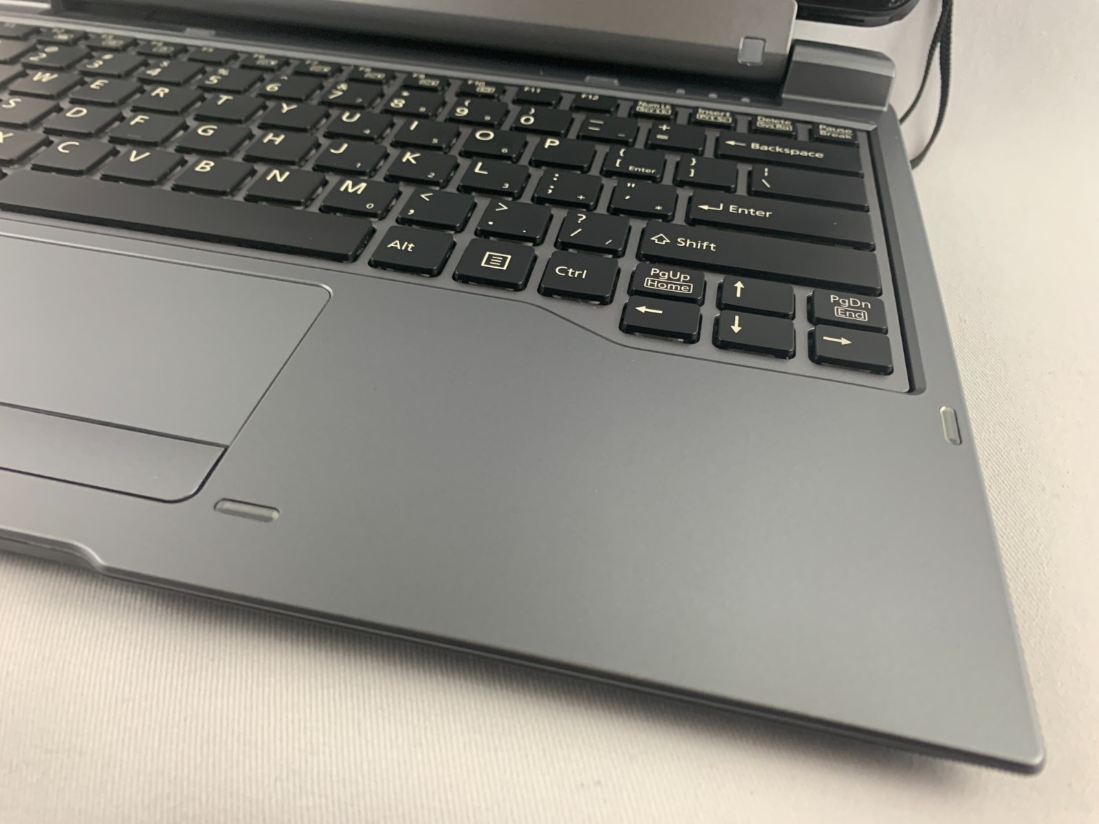 Fujitsu Stylistic Q736 Laptop Intel Core i5-6200U 2.3GHz, 4GB RAM 128GB SSD W10P