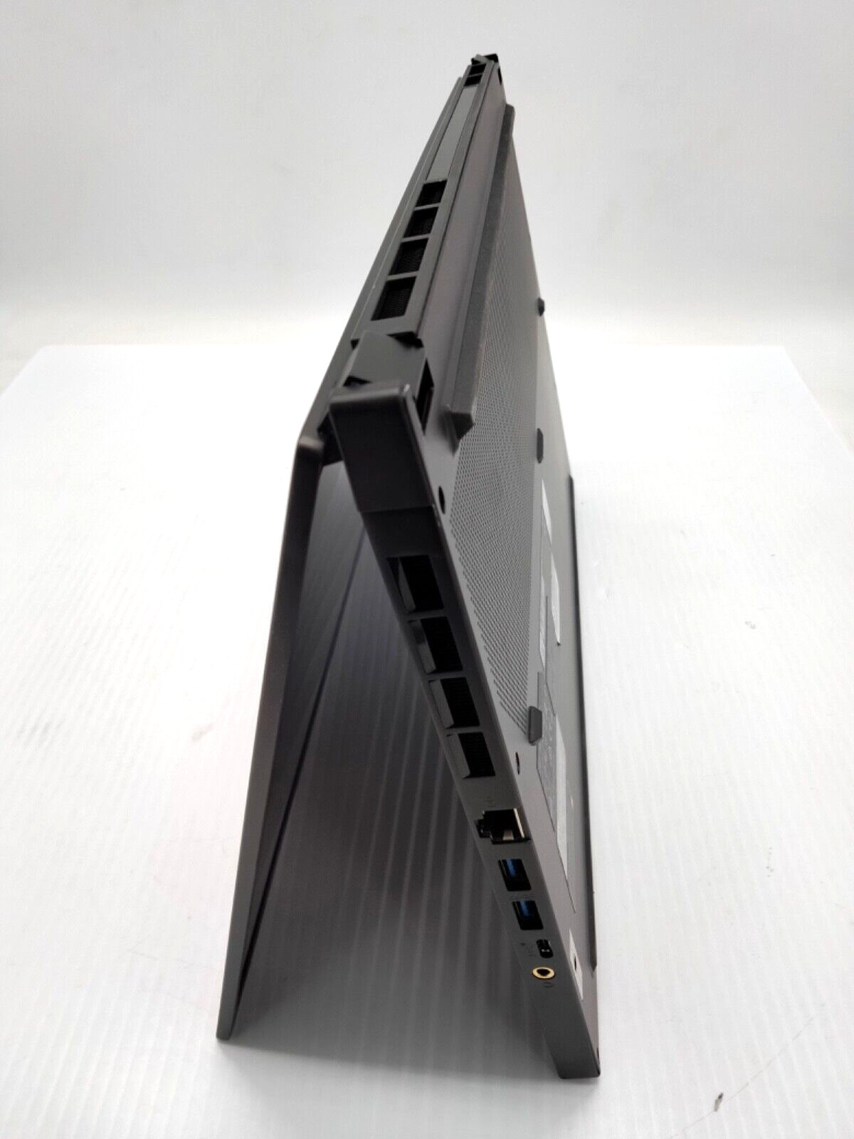 MSI GS66 Stealth 15.6″ i9-10980HK 32GB 3TB SSD RTX 2070 gaming Laptop