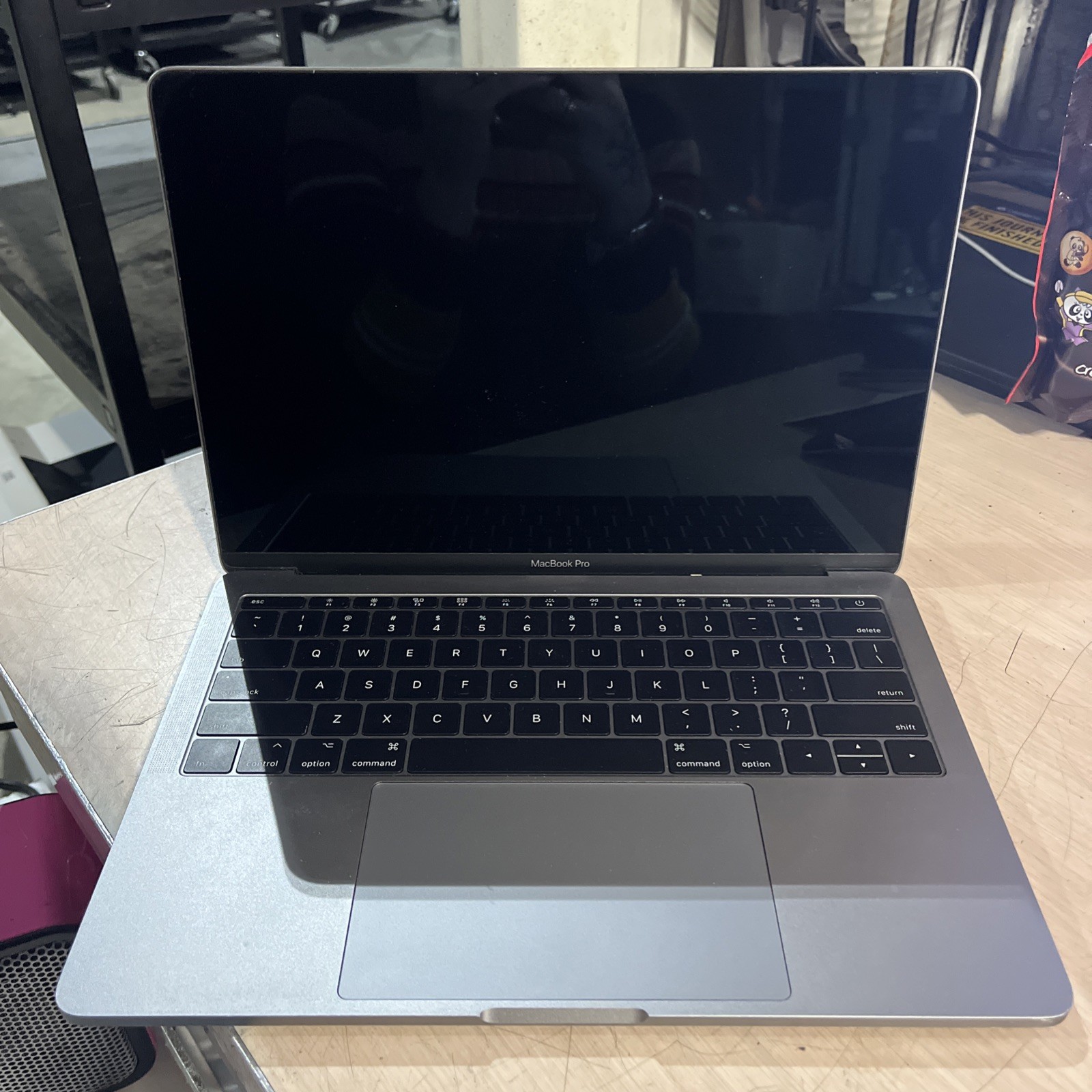 APPLE MACBOOK PRO 13″ MID-2017 CORE I5-7360U 2.3GHZ 8GB RAM NO HD “
