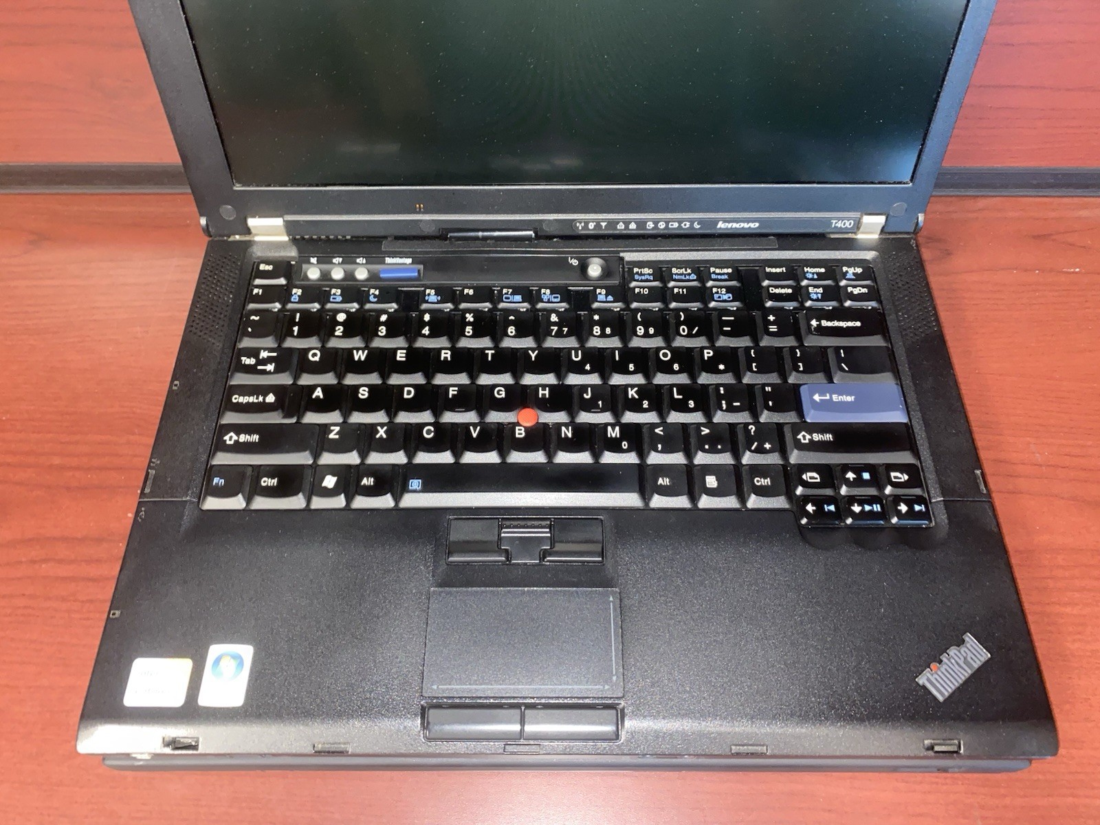2 Lenovo ThinkPad T400 Laptops Intel Core 2 Duo P8400 8gb RAM 120 Gb HDD