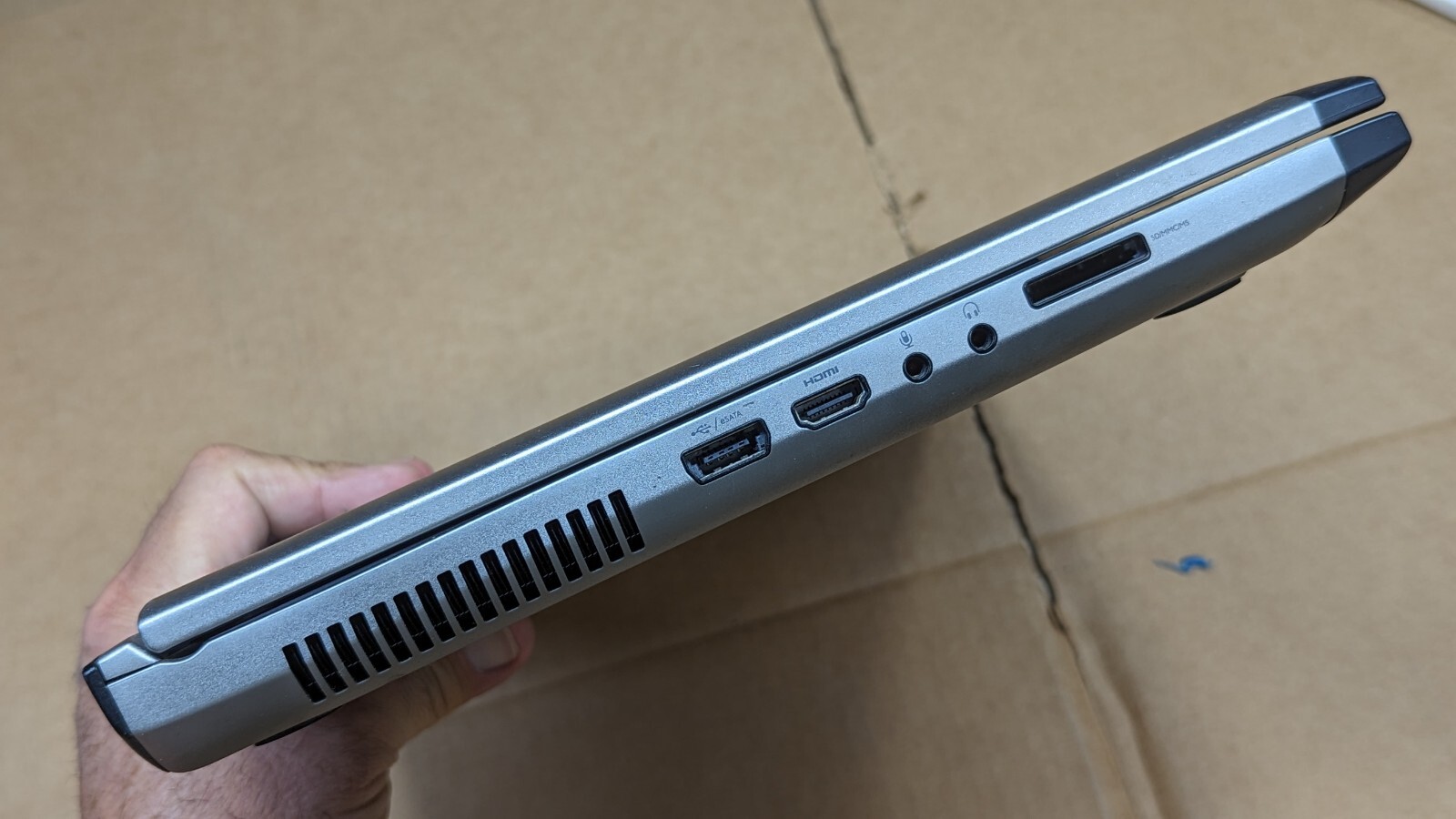 Dell System Vostro 3750 Laptop Core i3-2330M @ 2.20GHz 8GB RAM 200GB HDD