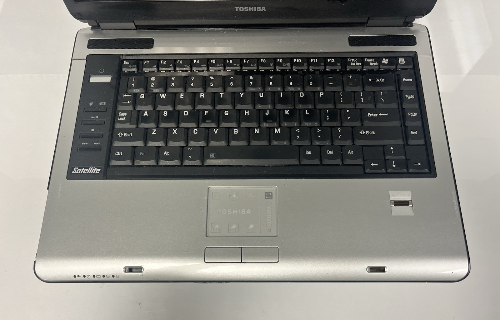 Toshiba Satellite A135-S4499 Intel Core 2 T5500 1.66GHz 2GB Ram 120GB HDD NO OS