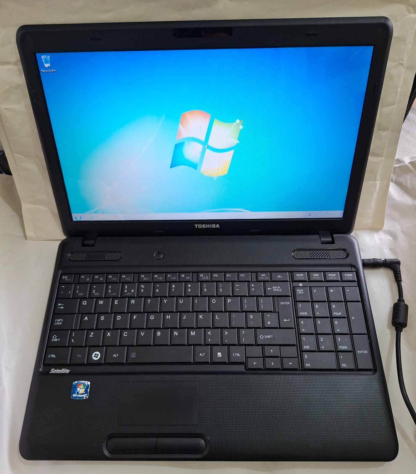 Toshiba Satellite C660D-1CV PSC1YE Laptop 15.6″ 3GB 240GB Windows Vista/7 Dual