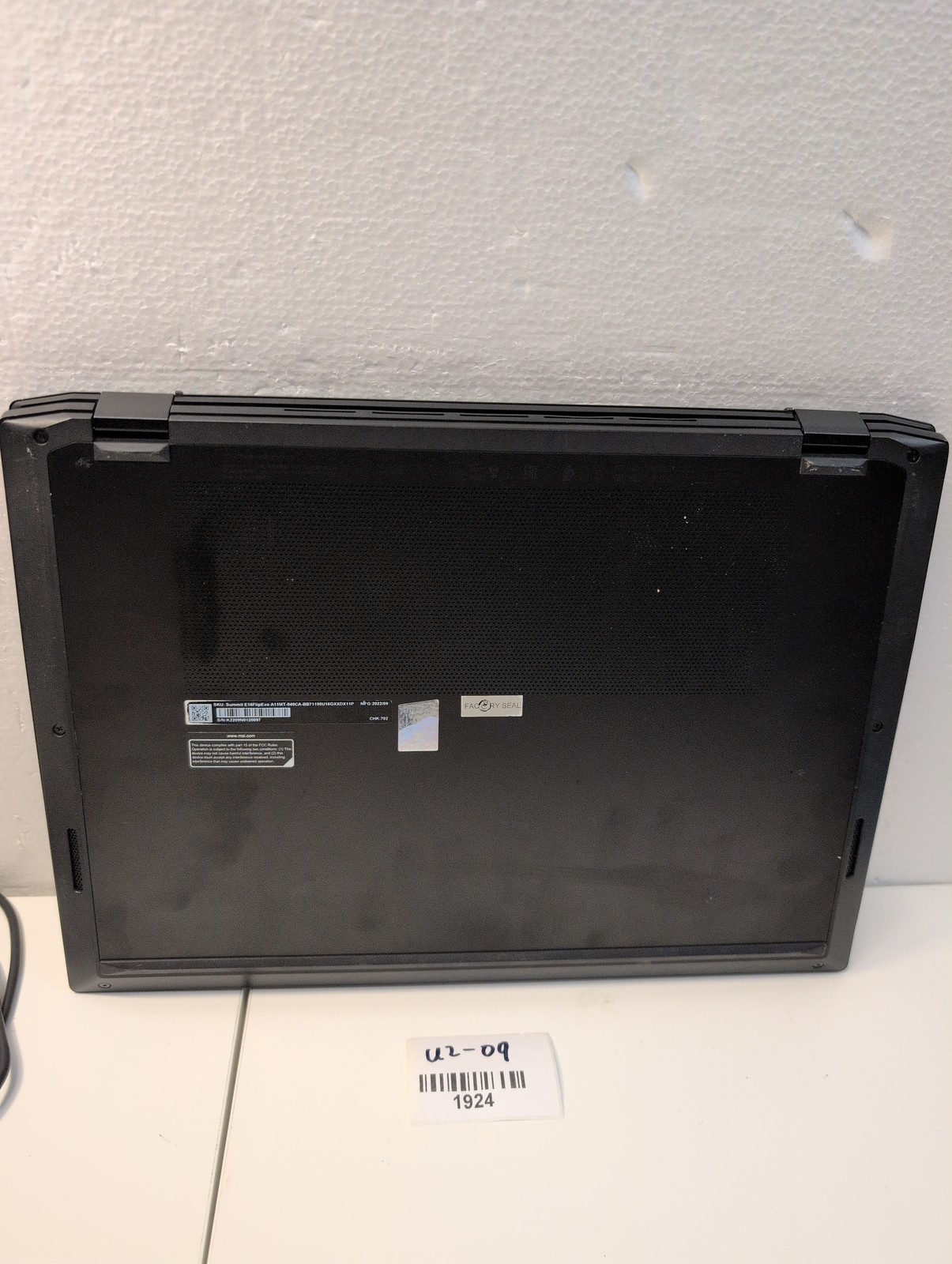 MSI Summit E16 Flip 16″ TOUCH Laptop i7-1195G7 CPU/16GB /1TB SSD/Win11 (READ) –