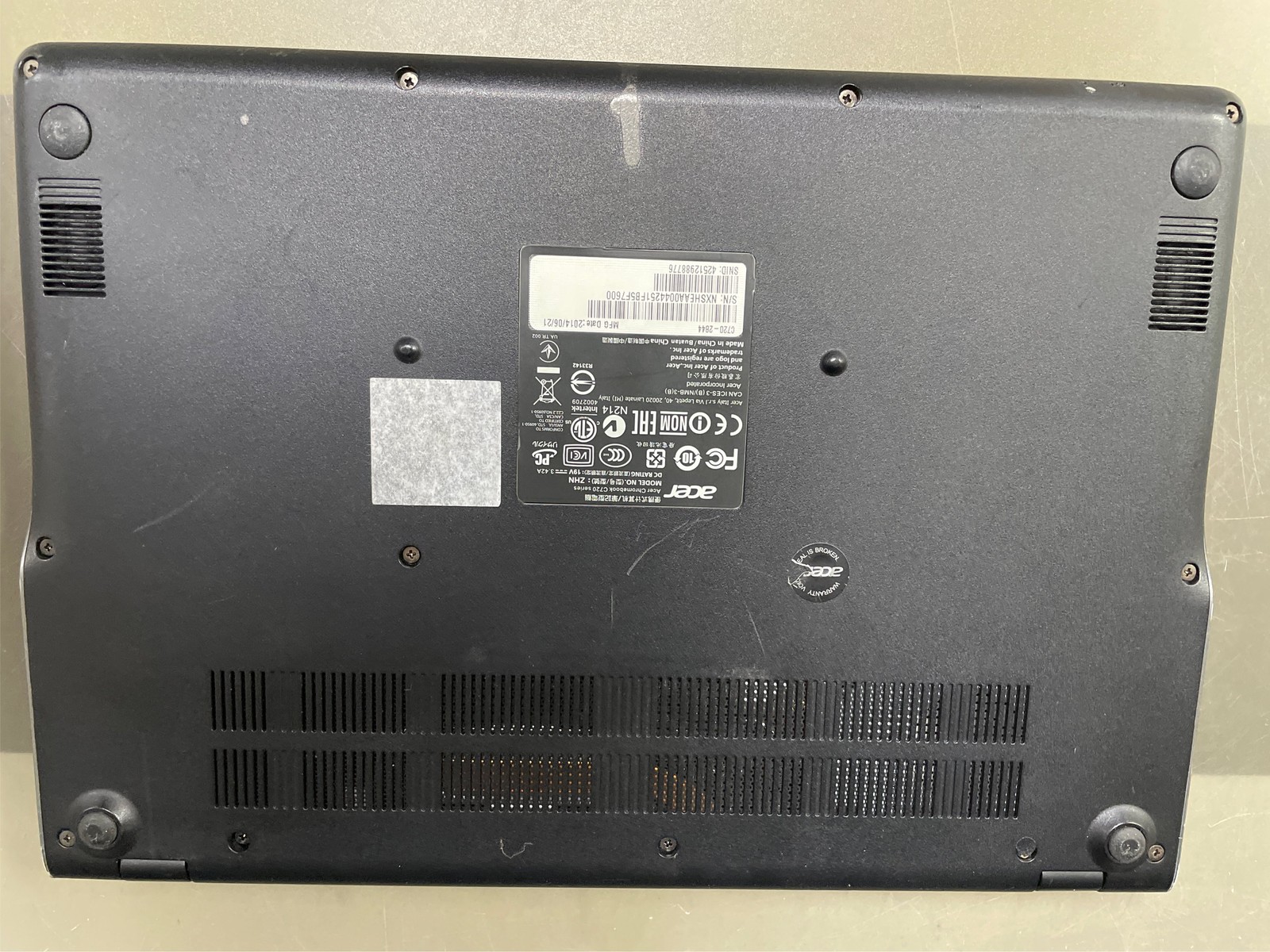 Acer C720 C720-2420 11.6-Inch Cloud Computer *For Parts*