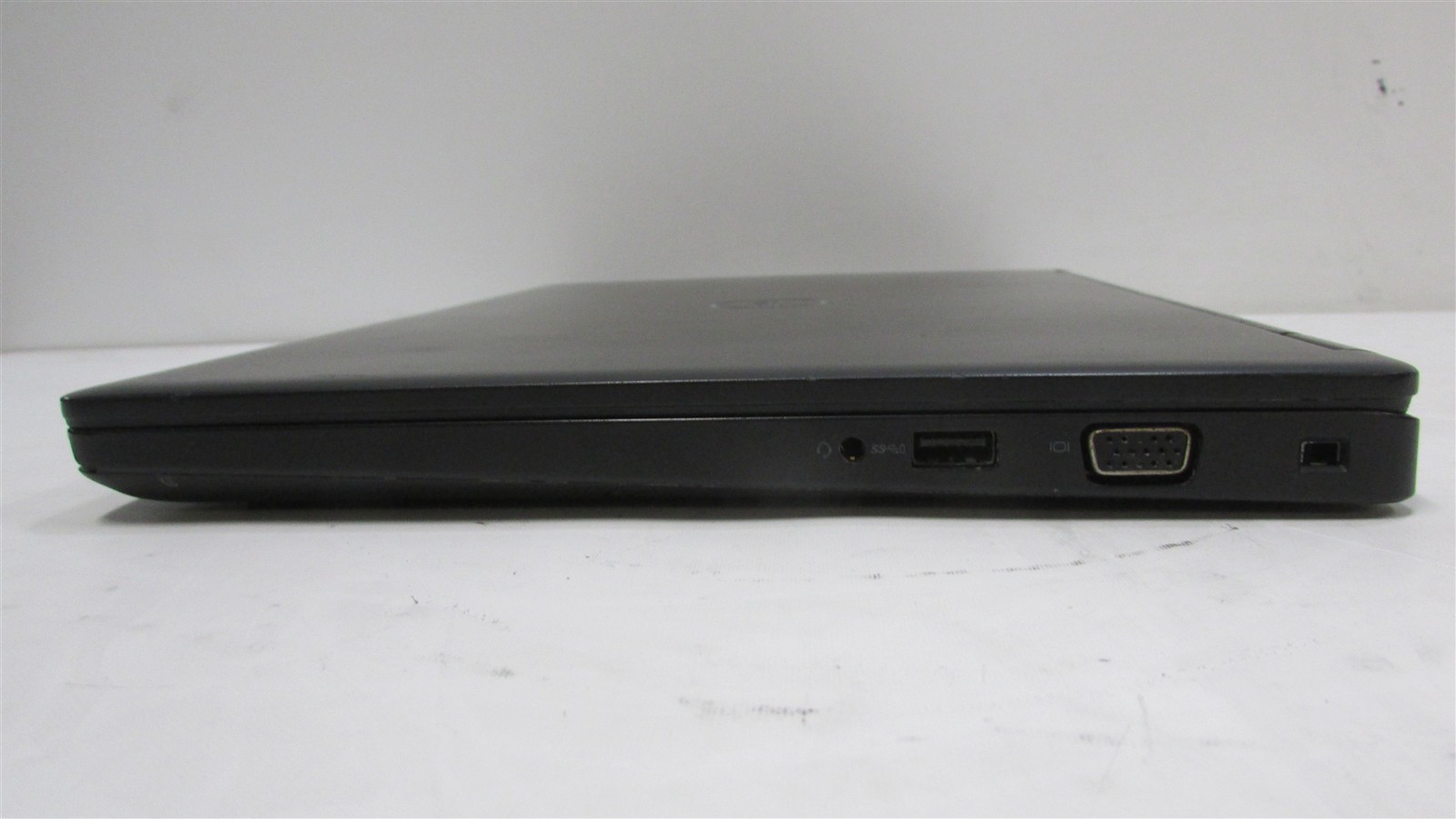 Dell Latitude 5490 i5-8350U 1.7GHz 8GB RAM 256GB m.2 14″ Windows 11 Pro COSM DMG