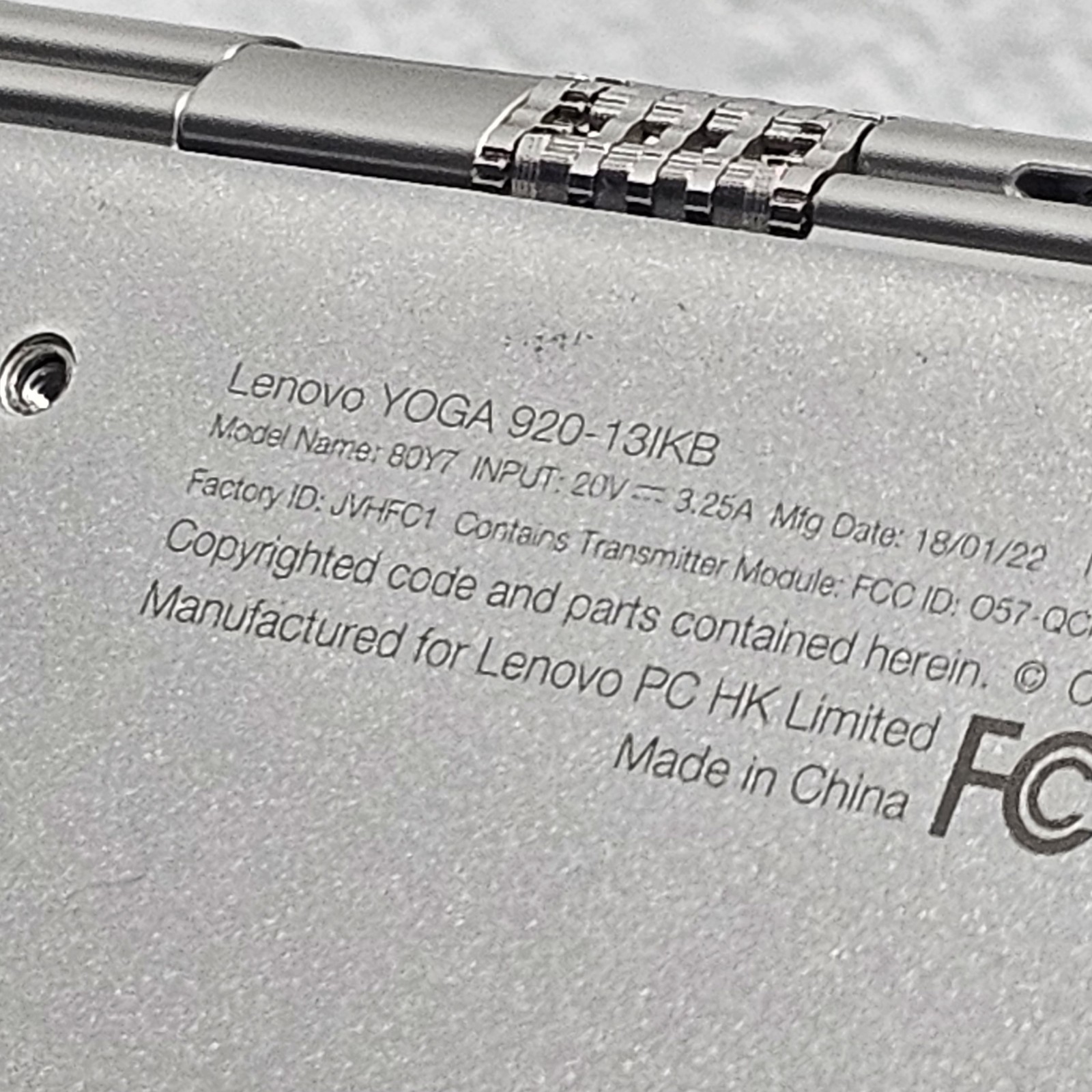 Lenovo Yoga 920-13IKB 2-In-1 Touch Intel i7-8550U 16GB RAM 512GB SSD USB-C