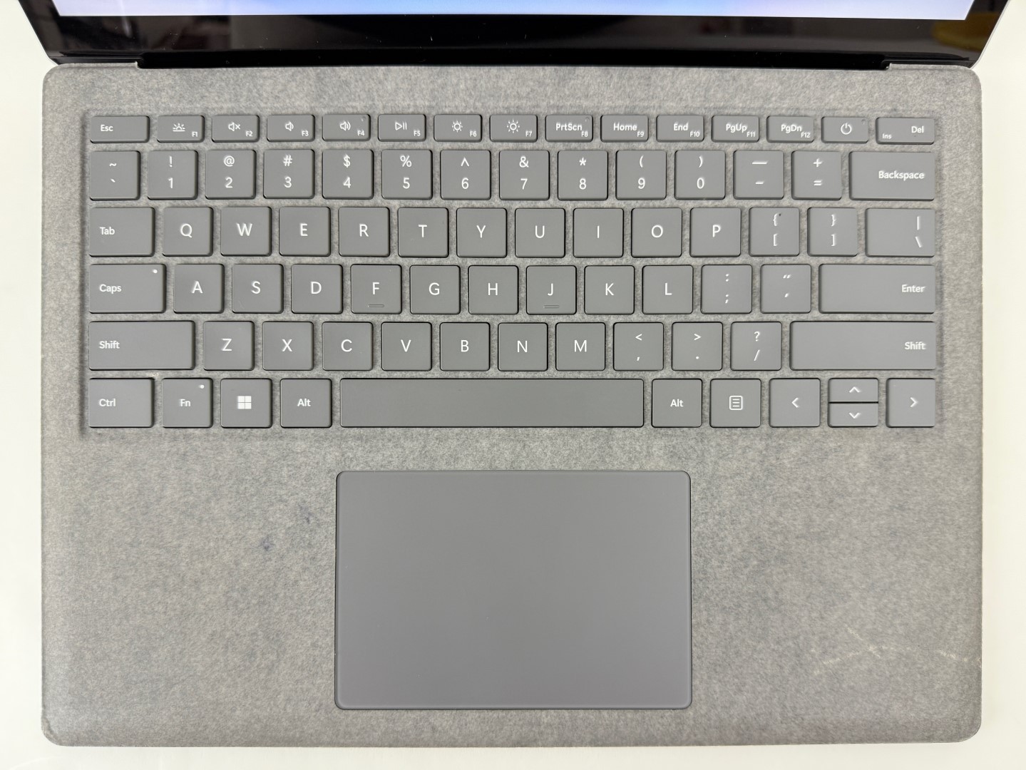 Microsoft Surface Laptop 5 1950 13.5″ 2256×1504 Touch i5-1235U 8GB 256GB W11H