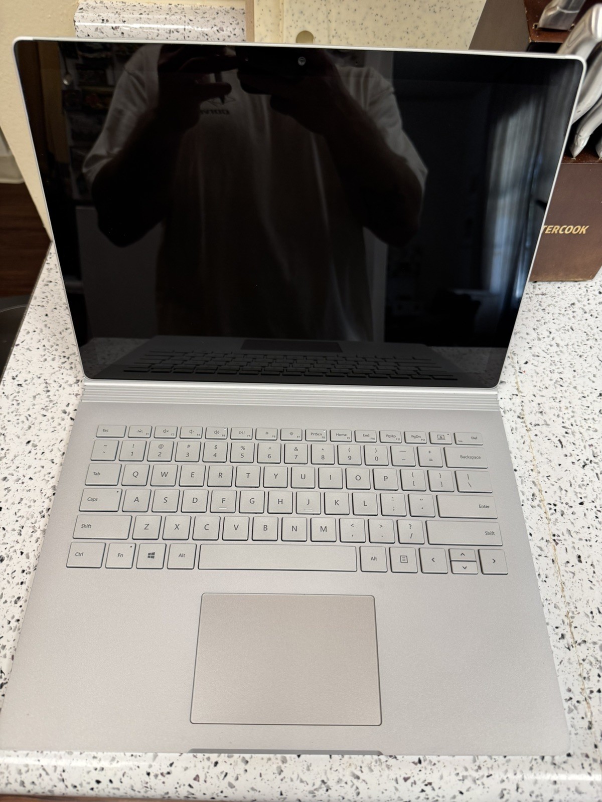Microsoft Surface Book-3 13.5″ (256GB SSD; Intel Core i5-1035G7 1.2GHz; 8GB)…