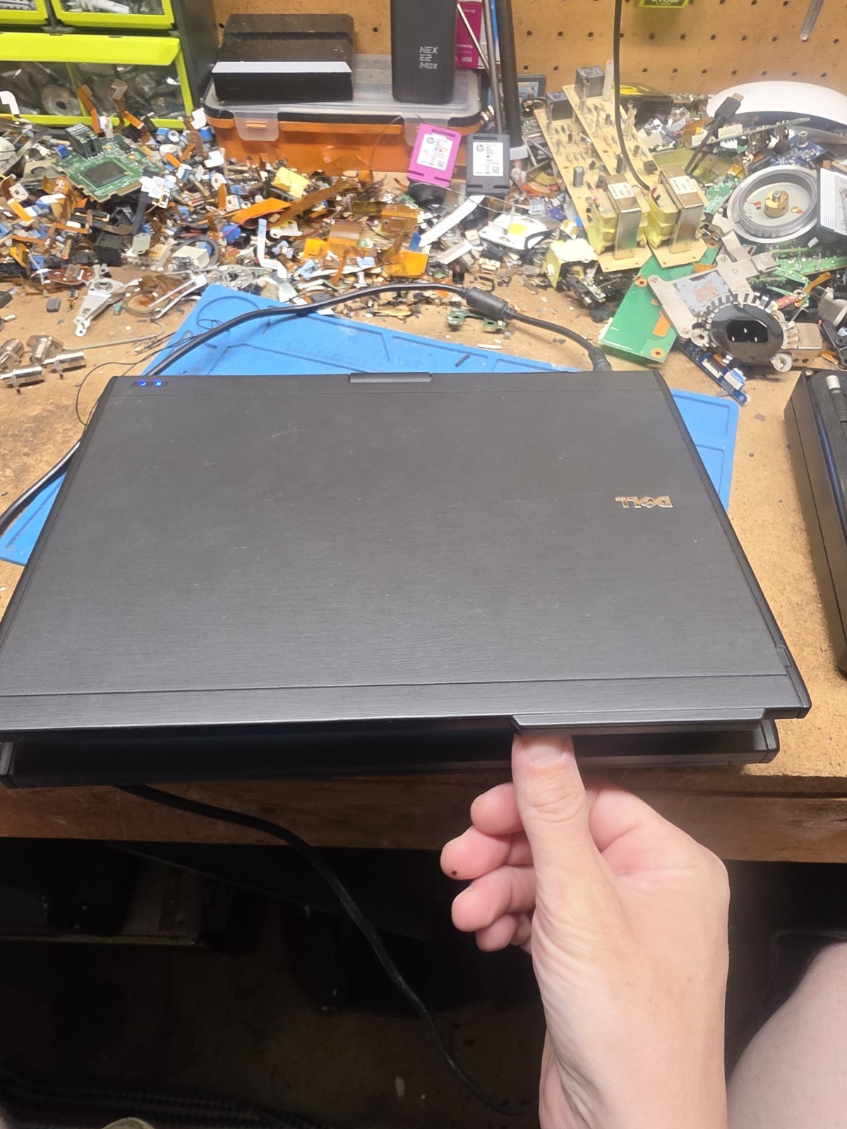 Dell Latituded XT2 Intel Core 2 No Hard Drive W/Added Battery & Power Cord