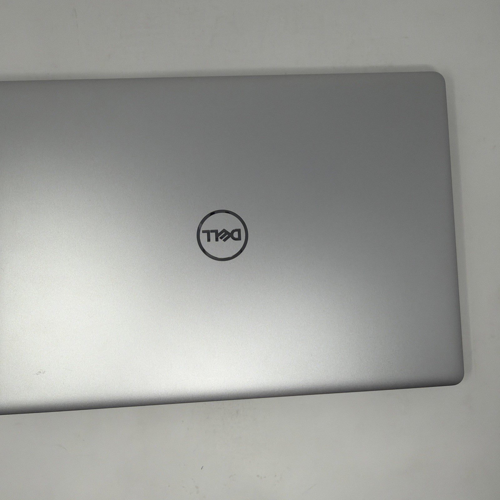 Dell Inspiron P75F 15.6″ Touchscreen i5-8250U 8GB RAM 1TB HDD Windows 10