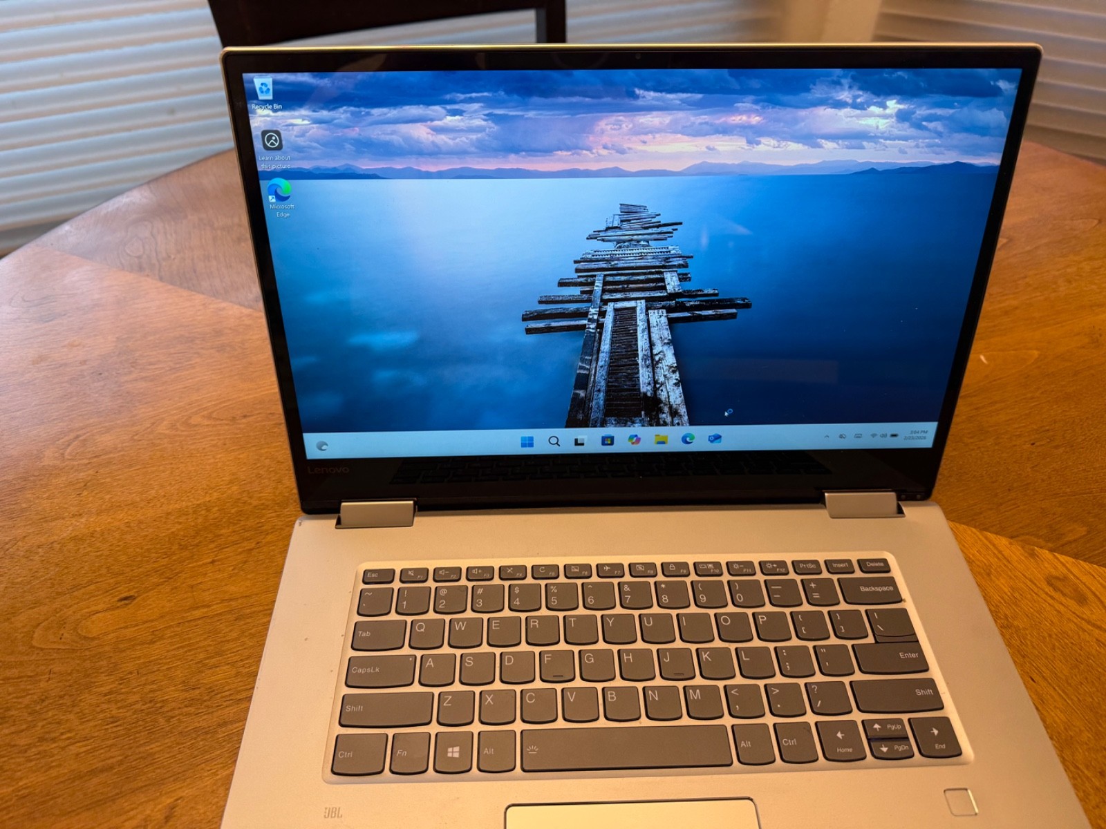 Lenovo Yoga 720-15IKB i7-7700HQ | 2-in-1 15.6″ 4K UHD IPS Touch-Screen, Win11
