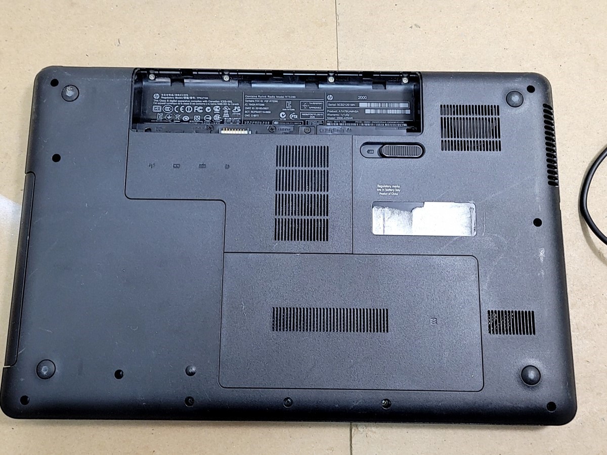 HP 2000-425NR Notebook PC A7A79UA-ABA Laptop AMD E-300 APU 2GB 320GB SEE NOTES