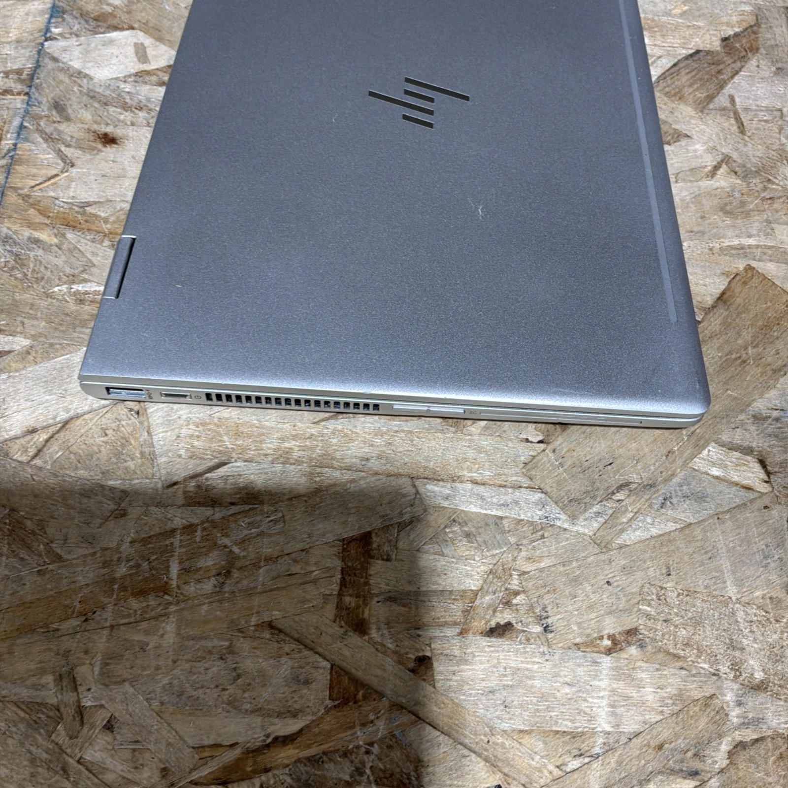 HP EliteBook x360 830 G6 13.3″ FHD | i5-8265U 1.6GHz | 8GB RAM | 256 GB SSD C490