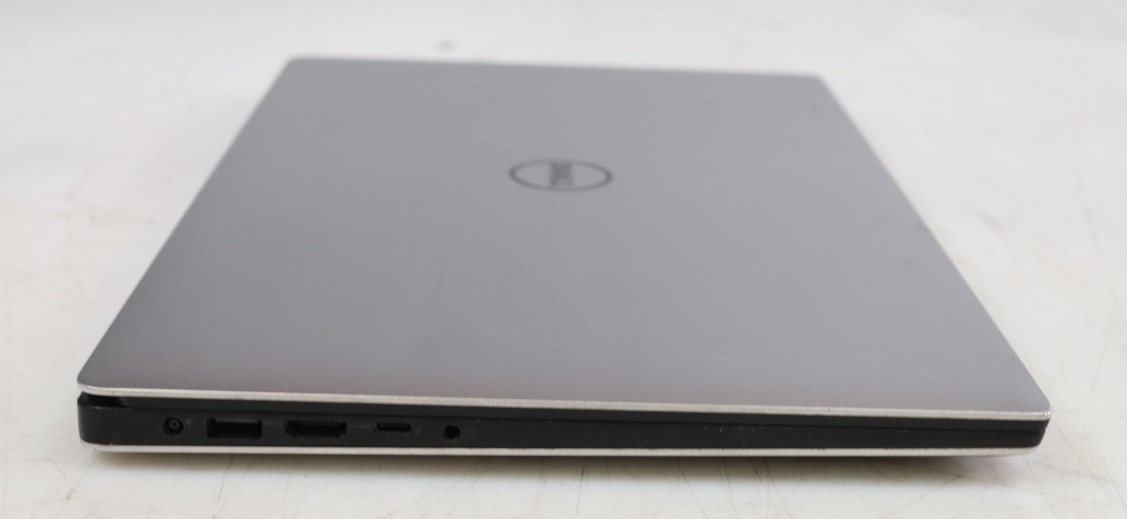 Dell Precision 5520 15.7″ Intel E3-1505M V6 16GB Quadro M1200 No HDD COA OS