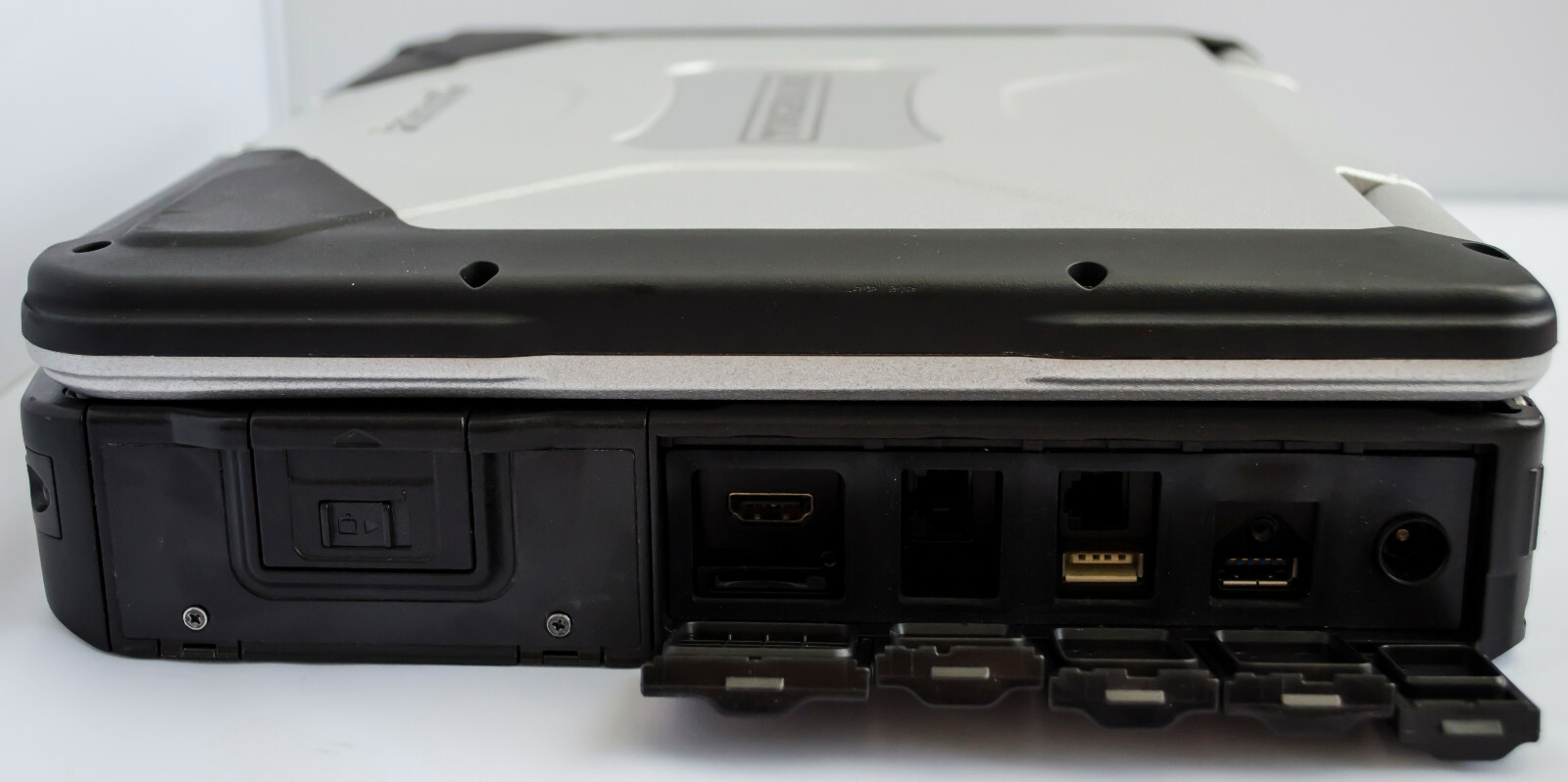Panasonic Toughbook CF-31 MK5 i5-5300U 8GB 256GB SSD Touch GPS WIN10 WIFI Rugged