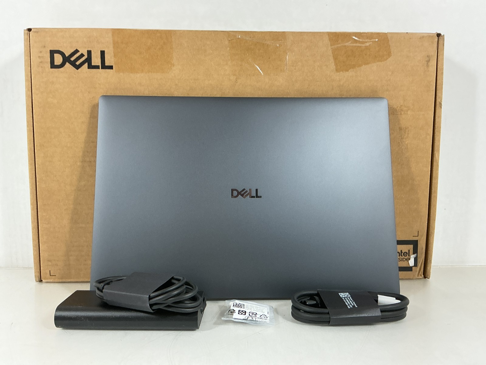 Dell 16″ Pro Max Laptop Ultra 7 265H 32GB 1TB SSD RTX Pro 2000 8GB W11P – XJ2GM