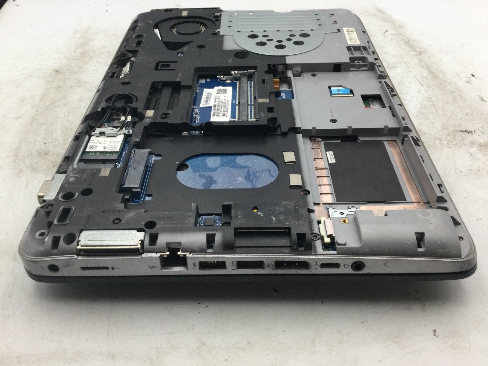HP PROBOOK 640 G3 – FOR PARTS/NO POWER – MISSING PARTS – INTEL I3 – READ – BB