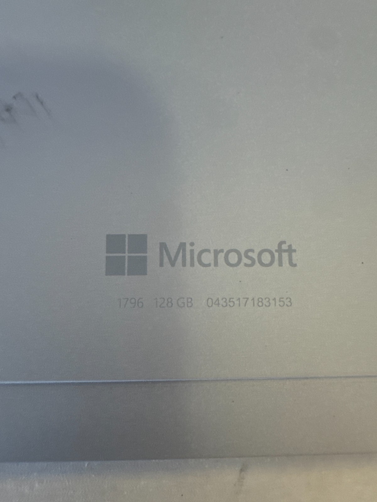 Surface Pro 5 i5-7300U 2.60GHz 8GB RAM 128GB M.2 Win 10 Pro