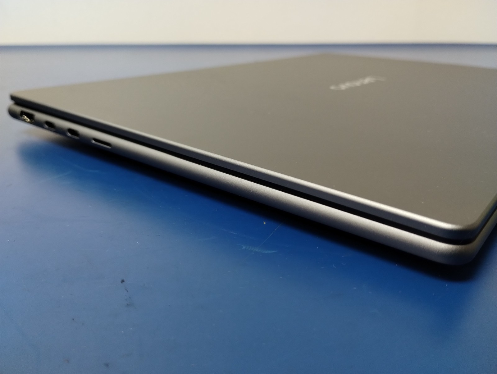 Lenovo Slim 7 14ILL10, Intel Core Ultra 7 258V, 2.20 GHz, 32 GB RAM, 1 TB NVMe