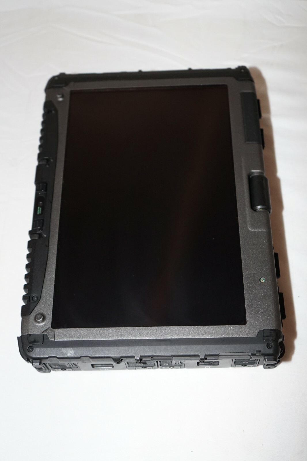 ^ Getac V200-G2 Intel Core i7-3520M @ 2.90GHz 4GB Ram 500GB HD No OS #C1263