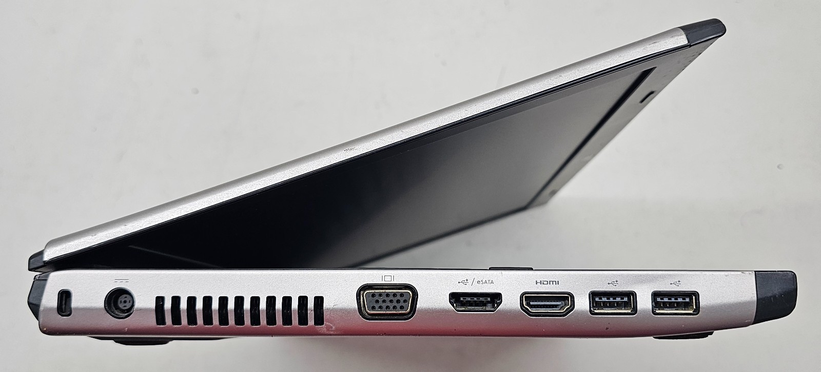 Dell Vostro 3500 15.6″ Laptop Intel Core i3-370M 4GB Ram NO HD/OS (FL)