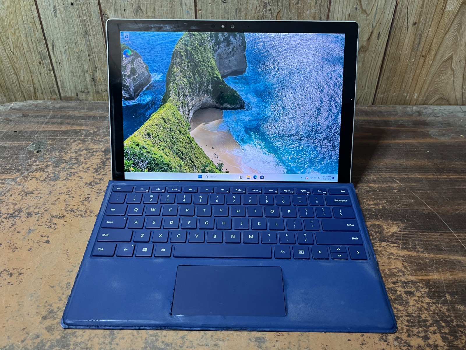 Microsoft Surface Pro 4 1724 12.3″ i7-6650U 2.2GHz 16GB RAM 256GB SSD Win 11 P