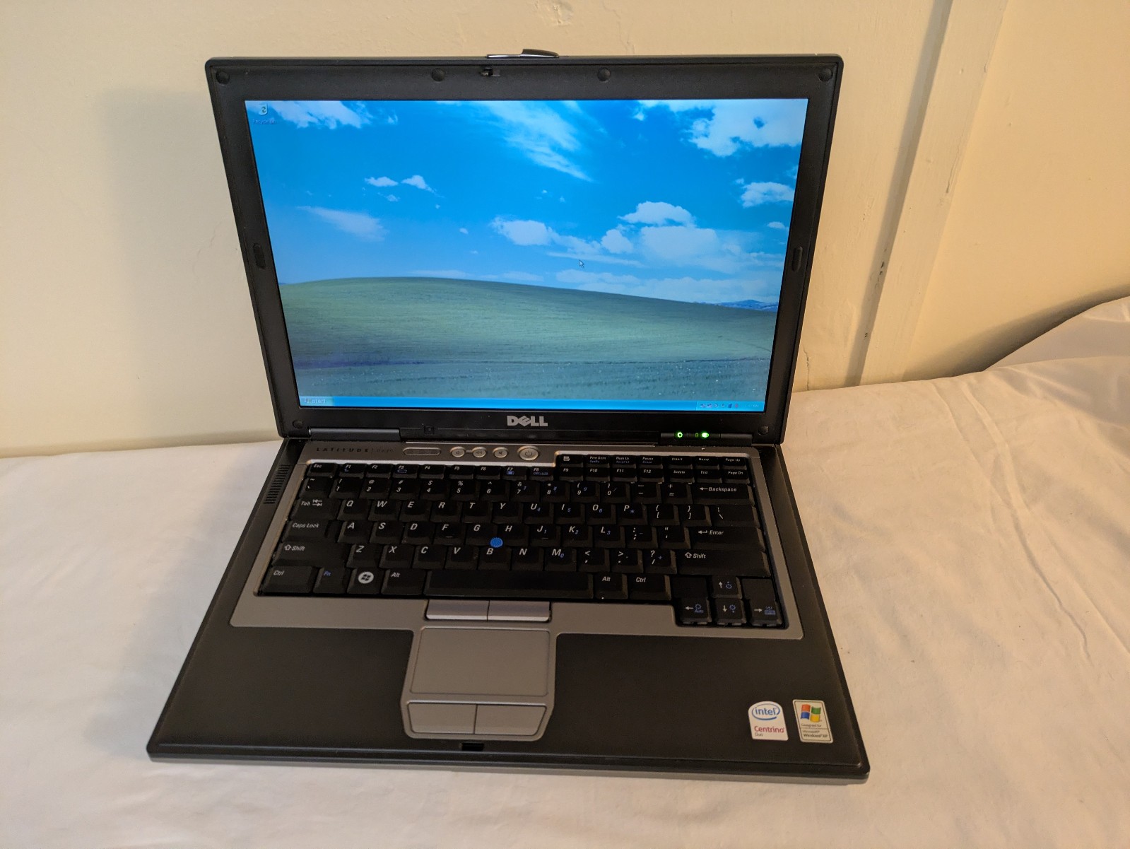 Dell Latitude D630 Laptop 14″ Intel C2D 2.2GHz 4GB RAM 160GB HDD Windows XP 💻