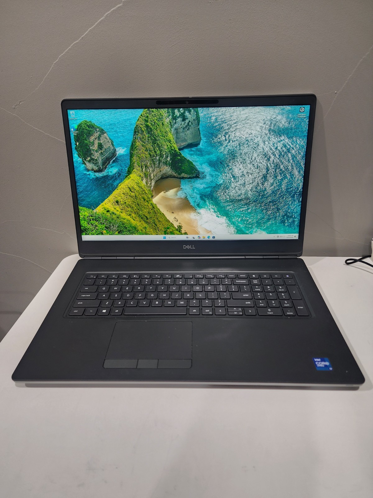 Dell Precision 7760 C GRADE i7-11850H – 32GB Ram – 512GB SSD – W11H – NO AC