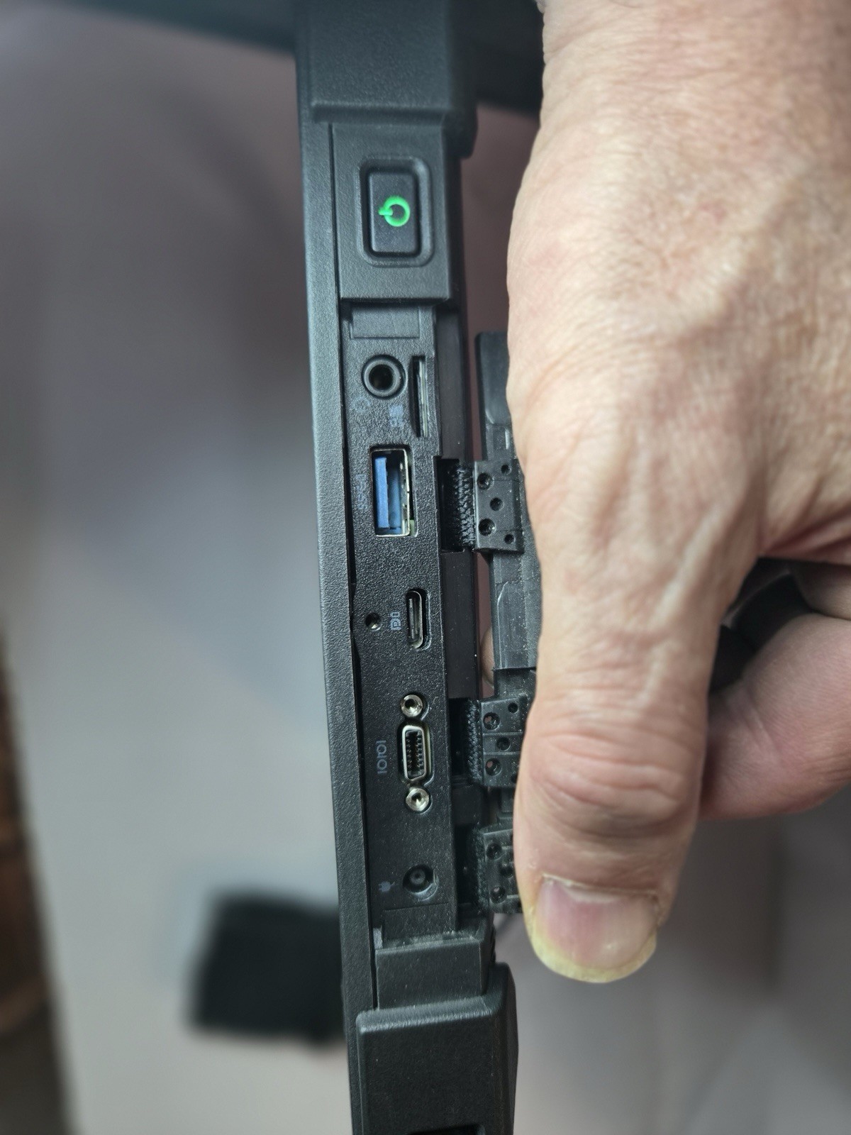 Dell Rugged Extreme 7212 tablet, i5-7300u, 2.40Ghz, 8GB, 128SSD, WiFi