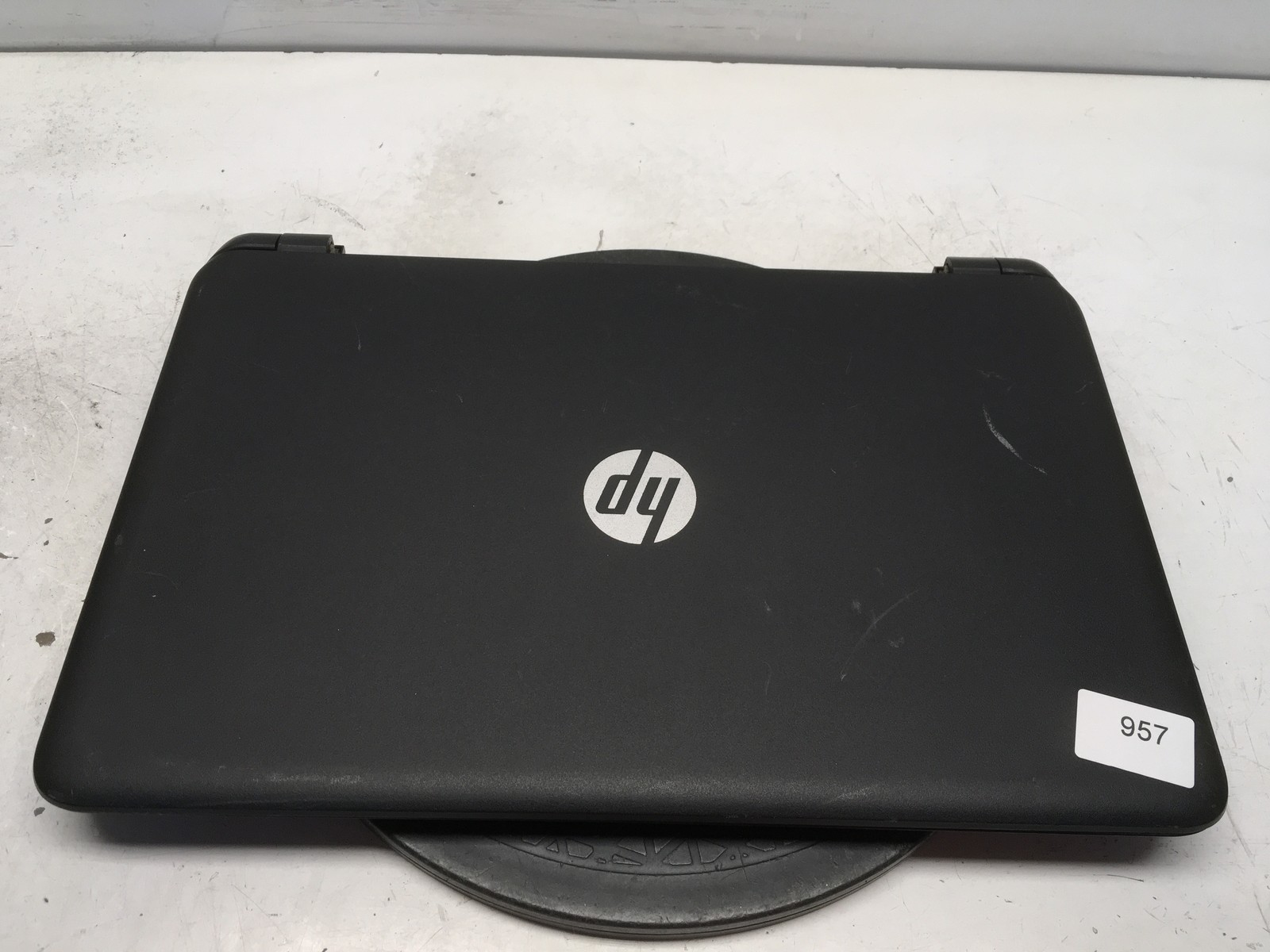 HP 15-F211WM Intel Celeron N2840 2.16GHz 4 GB NO HDD No Batt