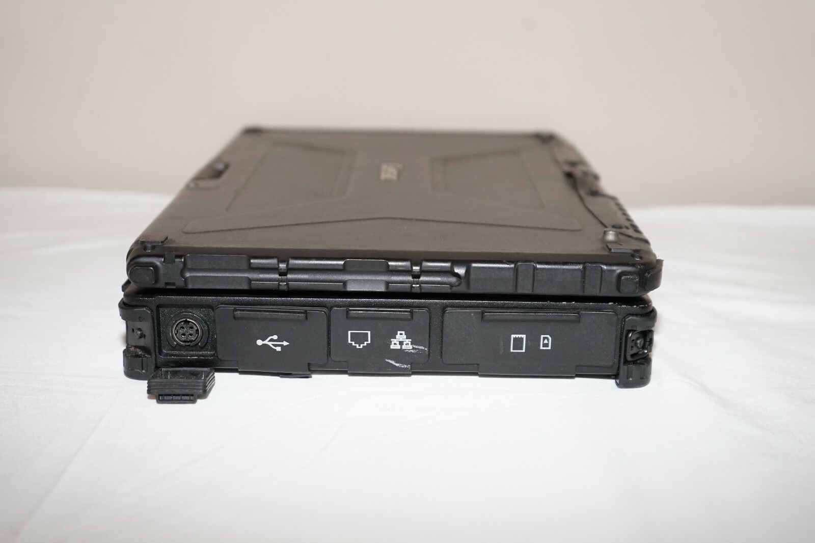 ^ Getac V200-G2 Intel Core i7-3520M @ 2.90GHz 4GB Ram 500GB HD No OS #C1263