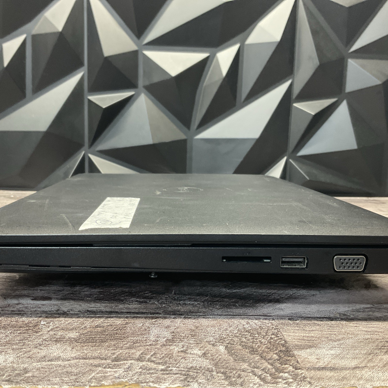 Dell Latitude 3480 / i7 7th Gen / BIOS Unlocked / No RAM / No SSD / P20