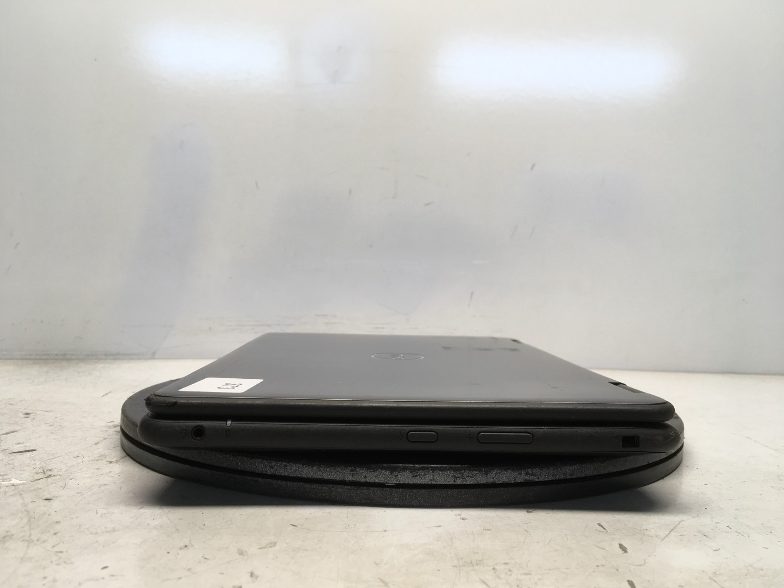 Dell Latitude 3190 2-In-1 Intel Celeron N4100 1.1GHz 4 GB NO HDD BIOS locked