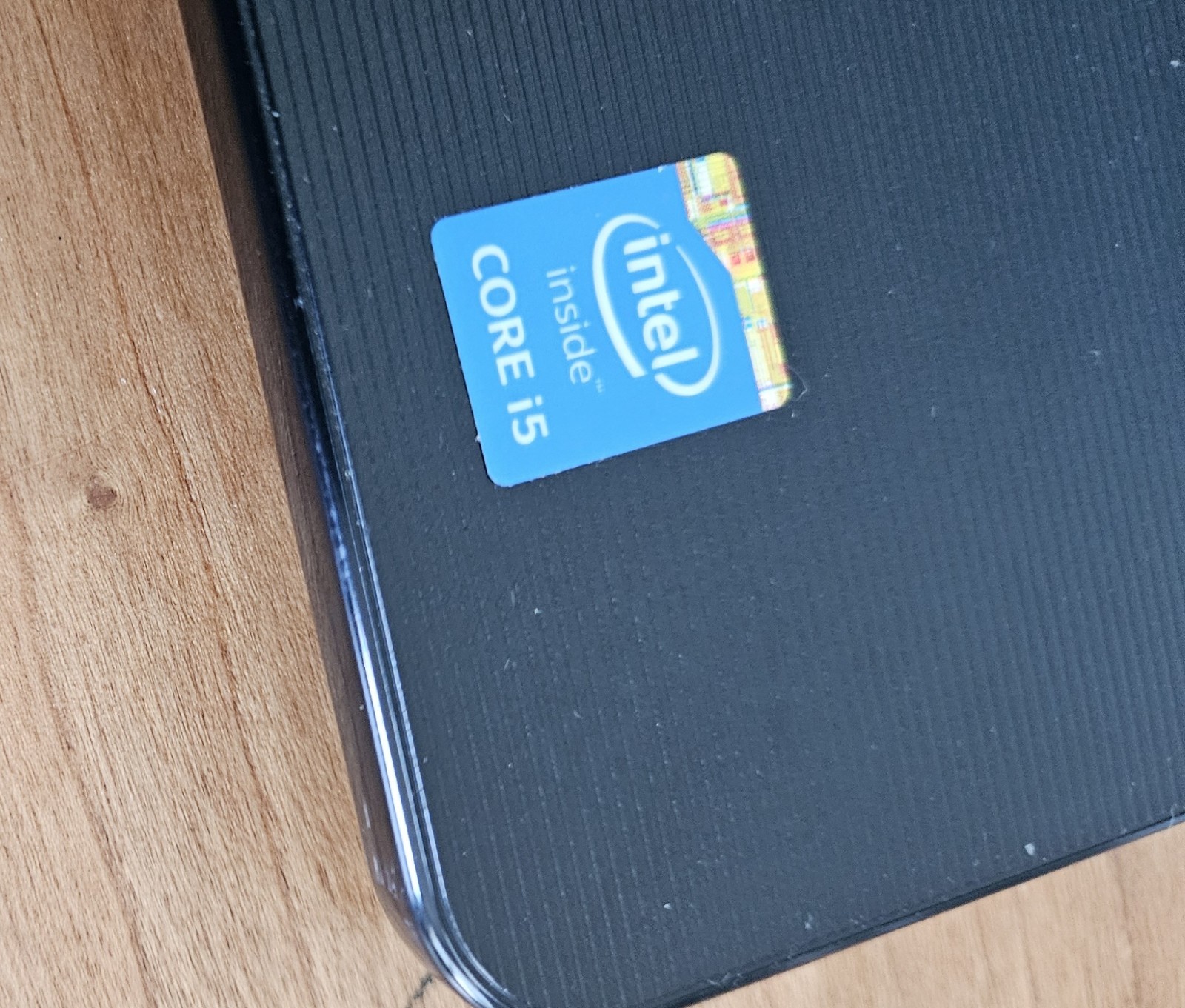 Dell Vostro 15 3000 Business Laptop 15.6″ DVD-RW Web Ethernet Wireless Bluetooth