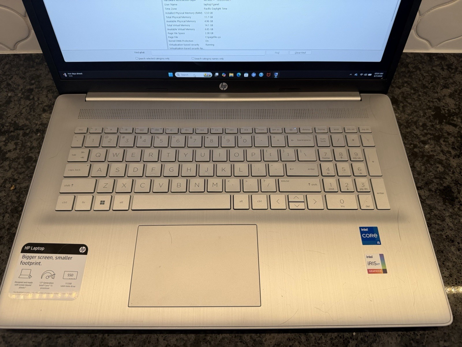 HP Laptop 17-cn2xxx. Intel(R) Core(TM) i5-1235U. 12Gb RAM. 500Gb NVMe SSD. Works